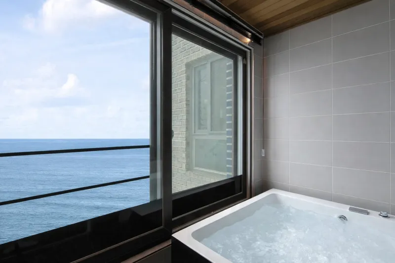 [Gangneung] Sacheonjin Beach Sorrento Room "High-level panoramic view ocean room like a giant ocean frame" 6