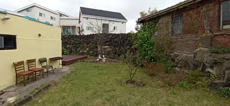 [Gujwa, Jeju] A charming Jeju stone wall house that retains the structure of an old Jeju house 17