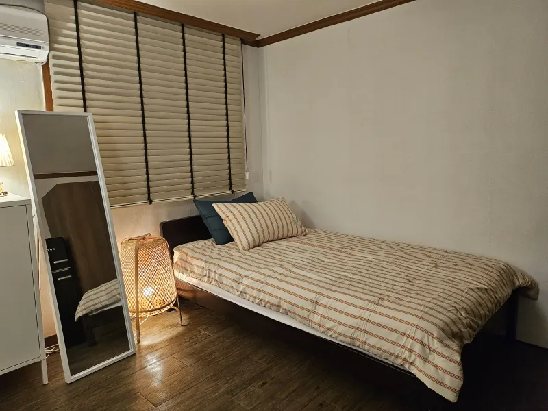 [Yongsan, Seoul] 18 minutes from Seoul Station, 10 minutes from Sookmyung Women's Univ. Station, 3rd floor studio 4