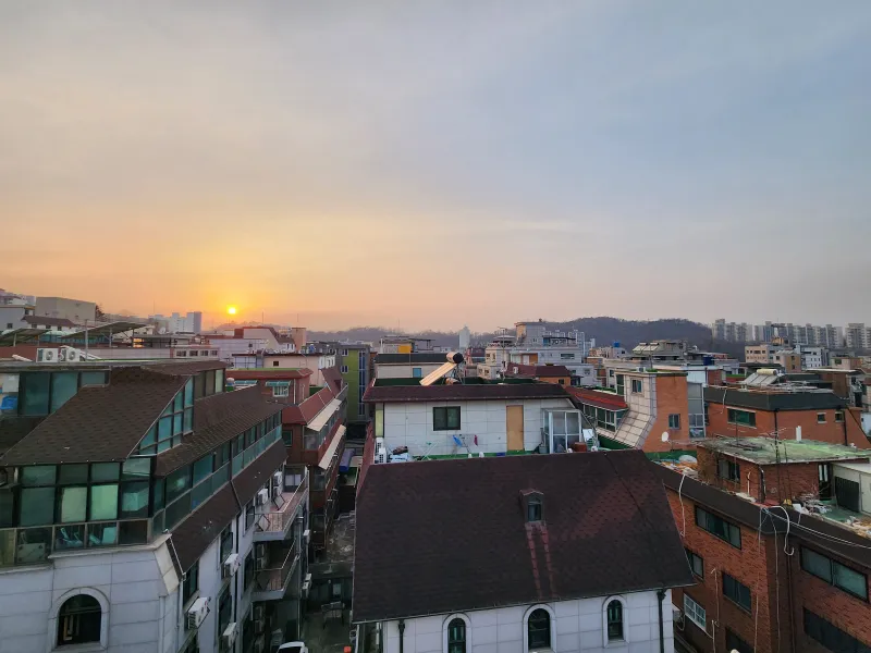 [Gwanak, Seoul] Room 503, Daehak-dong / 10-minute walk to subway and bus stop #GoodValue #Quiet 9