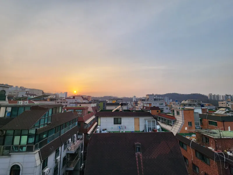 [Gwanak, Seoul] Room 501, Daehak-dong / 10-minute walk to subway and bus stop #GoodValue #Quiet 10