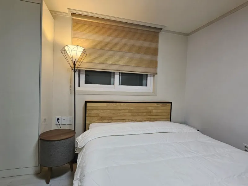 [서울 동대문] 회기동 4분 깔끔한 분리형 큰방 원룸 채광좋고 환기 잘됨 2