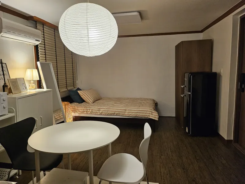 [Yongsan, Seoul] 18 minutes from Seoul Station, 10 minutes from Sookmyung Women's Univ. Station, 3rd floor studio 2