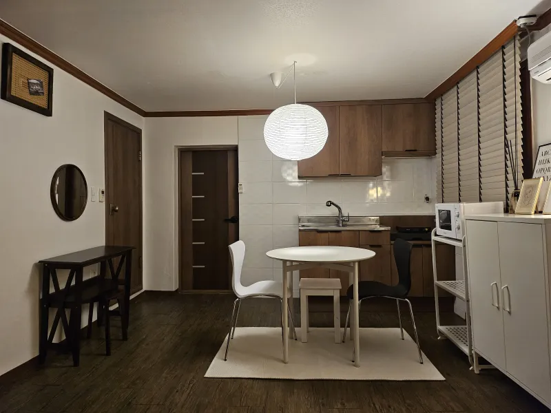 [Yongsan, Seoul] 18 minutes from Seoul Station, 10 minutes from Sookmyung Women's Univ. Station, 3rd floor studio 3