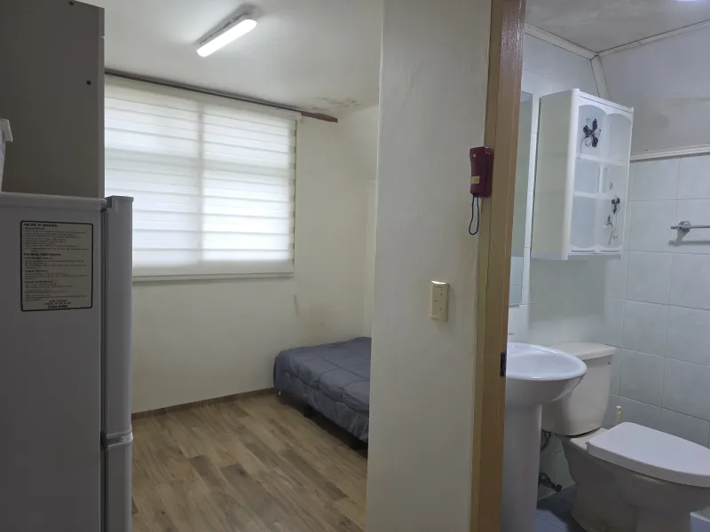 [Gwanak, Seoul] Room 503, Daehak-dong / 10-minute walk to subway and bus stop #GoodValue #Quiet 2