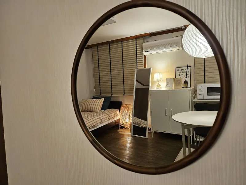 [Yongsan, Seoul] 18 minutes from Seoul Station, 10 minutes from Sookmyung Women's Univ. Station, 3rd floor studio 11
