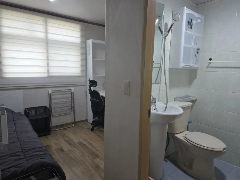 [Gwanak, Seoul] Room 505, Daehak-dong / 10-minute walk to subway and bus stop #GoodValue #Quiet 4