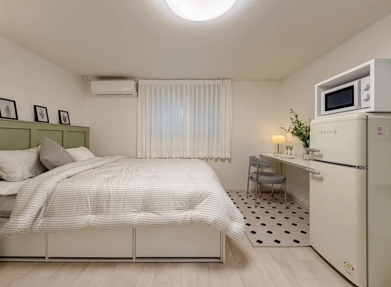 [Mapo, Seoul] 3 min from Hongik University Station, remodeled, fully furnished, 2nd floor 16