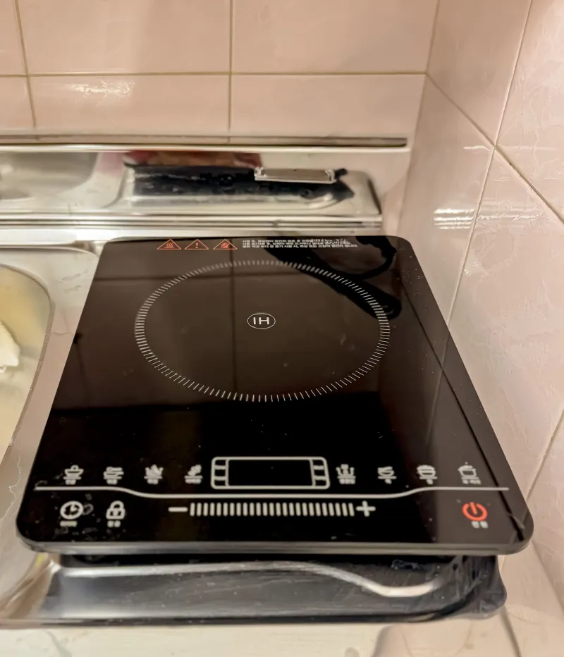 [Mapo, Seoul] 3 min from Hongik University Station, remodeled, fully furnished, 2nd floor 32