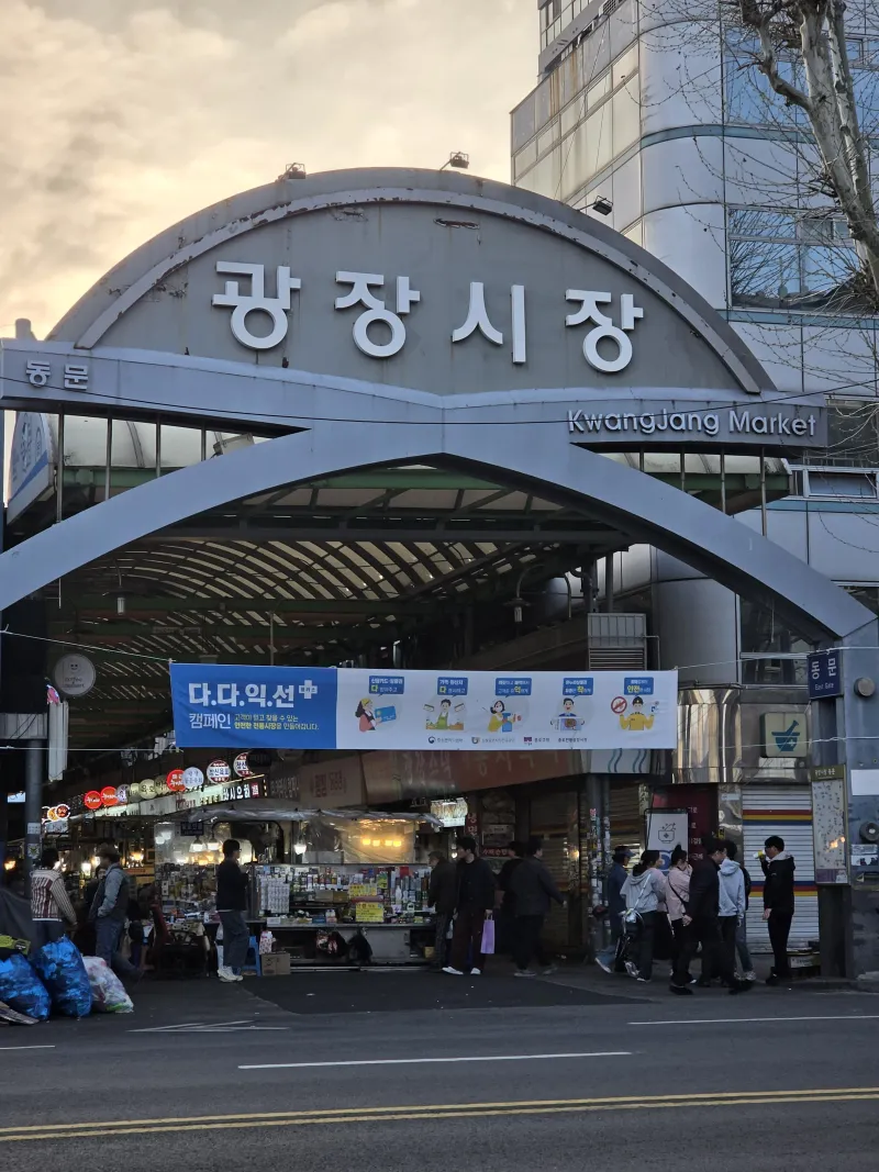 [서울 동대문][귀한신축/주차O] 신설동역 도보 3분, 넓은 2룸&거실 풀옵션 33