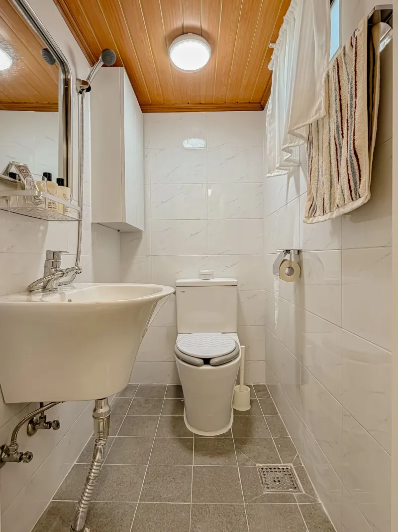 [Mapo, Seoul] 3 min from Hongik University Station, remodeled, fully furnished, 2nd floor 26
