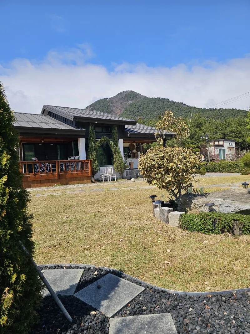 [Buan] A secluded, rural, single-family Hanok house with a spacious yard on the Byeonsan Peninsula #Dogs Allowed 47