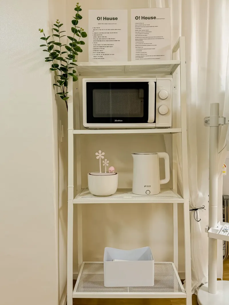 [Mapo, Seoul] 3 mins from Hongdae Station / 3 mins from Olive Young / 3 mins from Daiso, prime location, 1st floor 5