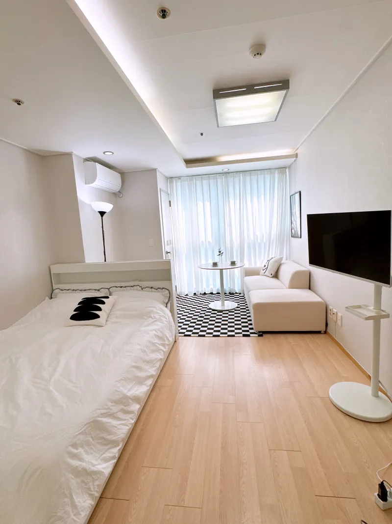 [Mapo, Seoul] 11th Floor, Fully Furnished Officetel Connected to Gongdeok Station 3