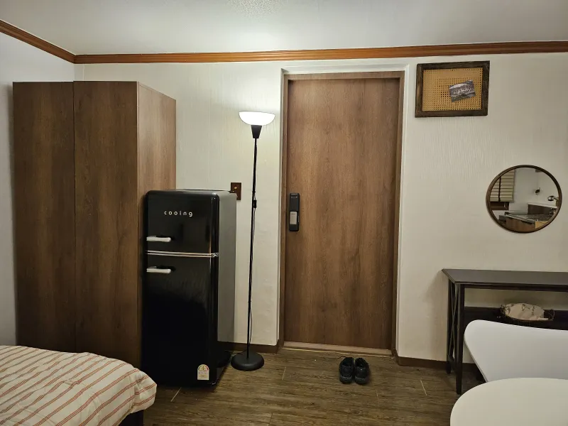 [Yongsan, Seoul] 18 minutes from Seoul Station, 10 minutes from Sookmyung Women's Univ. Station, 3rd floor studio 17