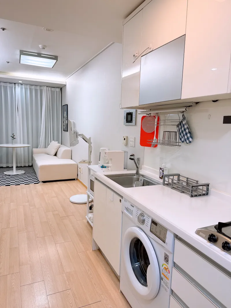[Mapo, Seoul] 11th Floor, Fully Furnished Officetel Connected to Gongdeok Station 17