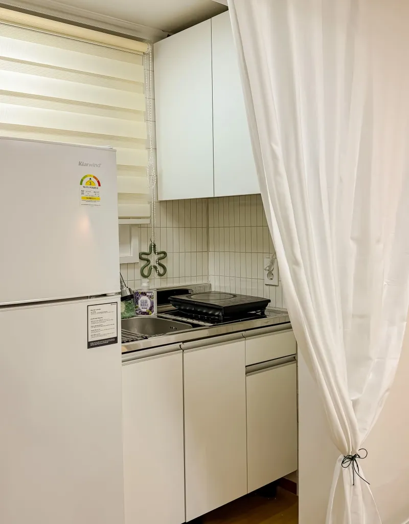 [Mapo, Seoul] 3 mins from Hongdae Station / 3 mins from Olive Young / 3 mins from Daiso, prime location, 1st floor 11