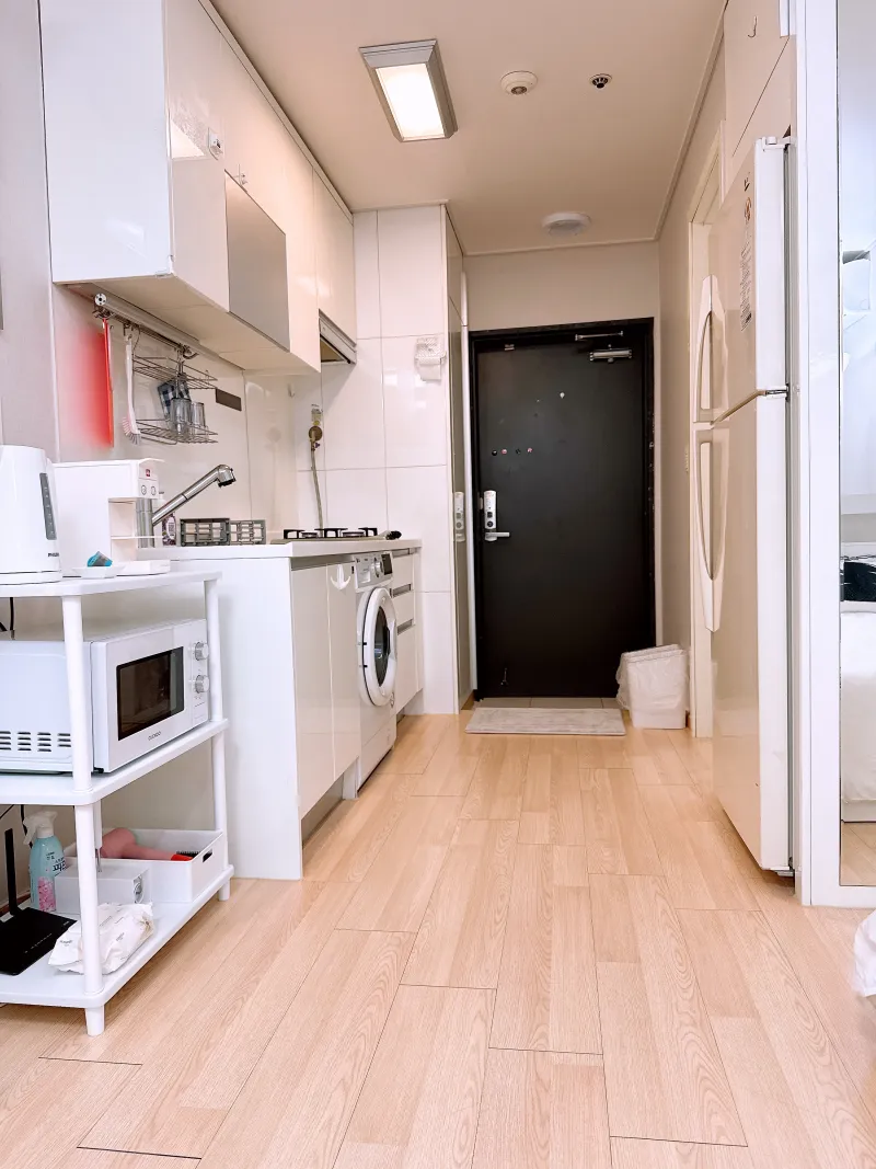 [Mapo, Seoul] 11th Floor, Fully Furnished Officetel Connected to Gongdeok Station 11