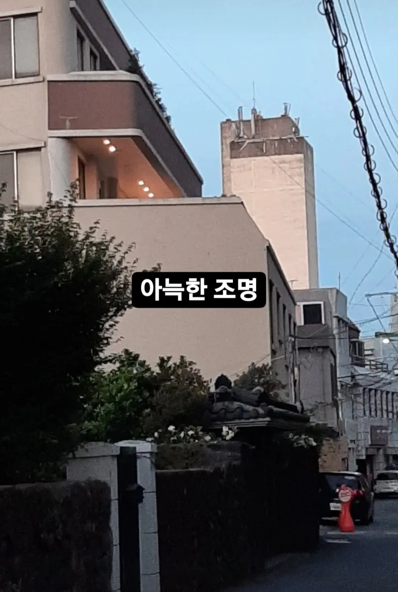 [제주 삼도이동] 고즈넉한 제주 원도심 속 단순한 206호 10