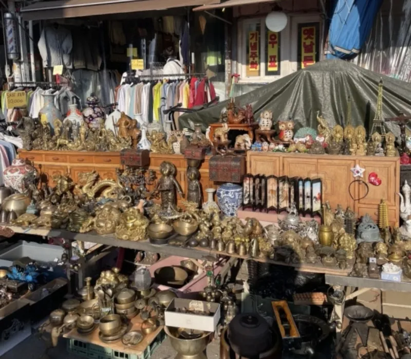 [Jongno, Seoul] 5-minute walk from Dongmyo Station and Sinseol-dong Station, 5-minute walk from Airport Bus No. 6002 42