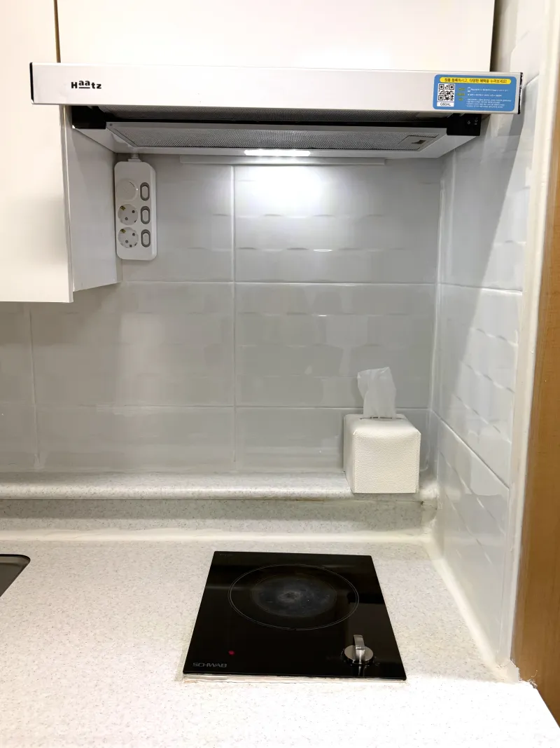 [Mapo, Seoul][Hongik Univ. Station] Affordable, Cozy, and Clean Double Room 5