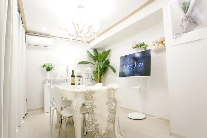 [Jongno, Seoul] 5-minute walk from Dongmyo Station and Sinseol-dong Station, 5-minute walk from Airport Bus No. 6002 16
