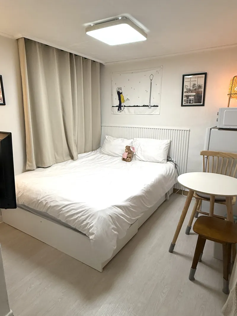 [Mapo, Seoul][Hongik Univ. Station] Affordable, Cozy, and Clean Double Room 2