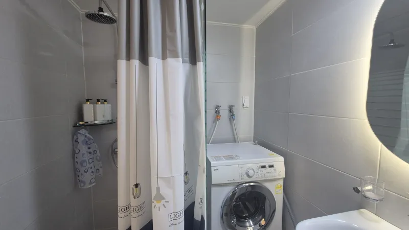 [Jongno, Seoul] 5-minute walk from Dongmyo Station and Sinseol-dong Station, 5-minute walk from Airport Bus No. 6002 14