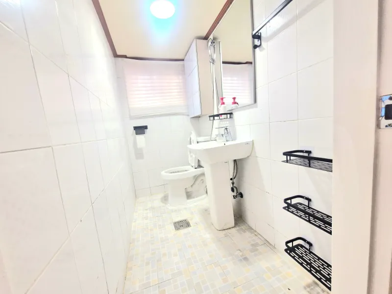 [Dongjak, Seoul] 10 mins to Sadang/Yongsan/Express Bus Terminal/Bangbae/Namseong Station (5 mins walk)/Hive (10 mins walk) 24