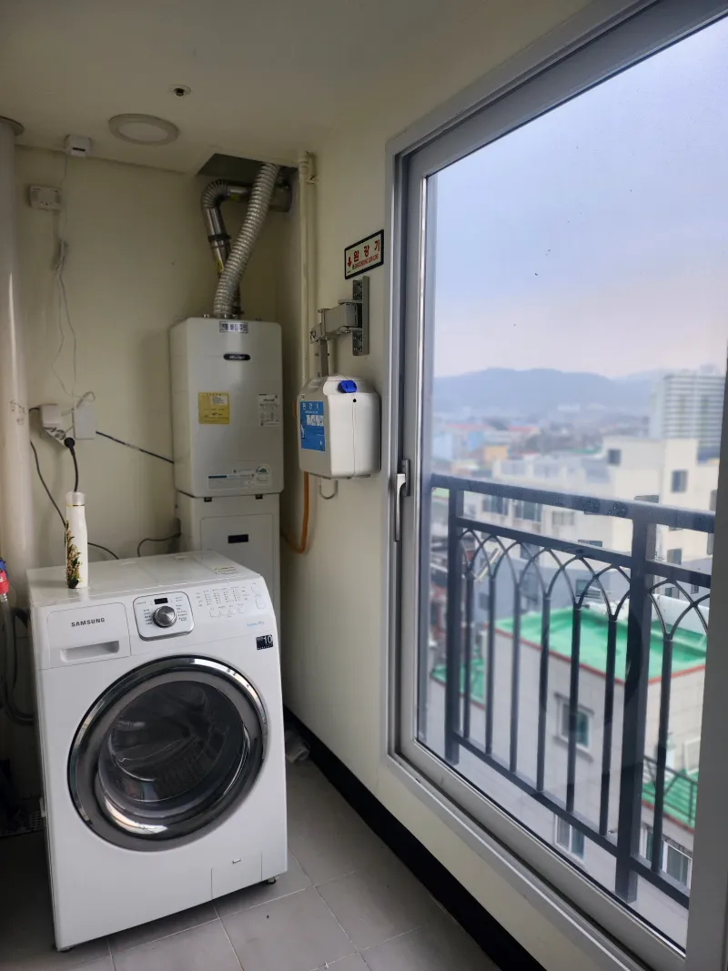 [Daedeok, Daejeon] Shintanjin Station, Seongsim Church, and a retro-inspired neighborhood apartment 38