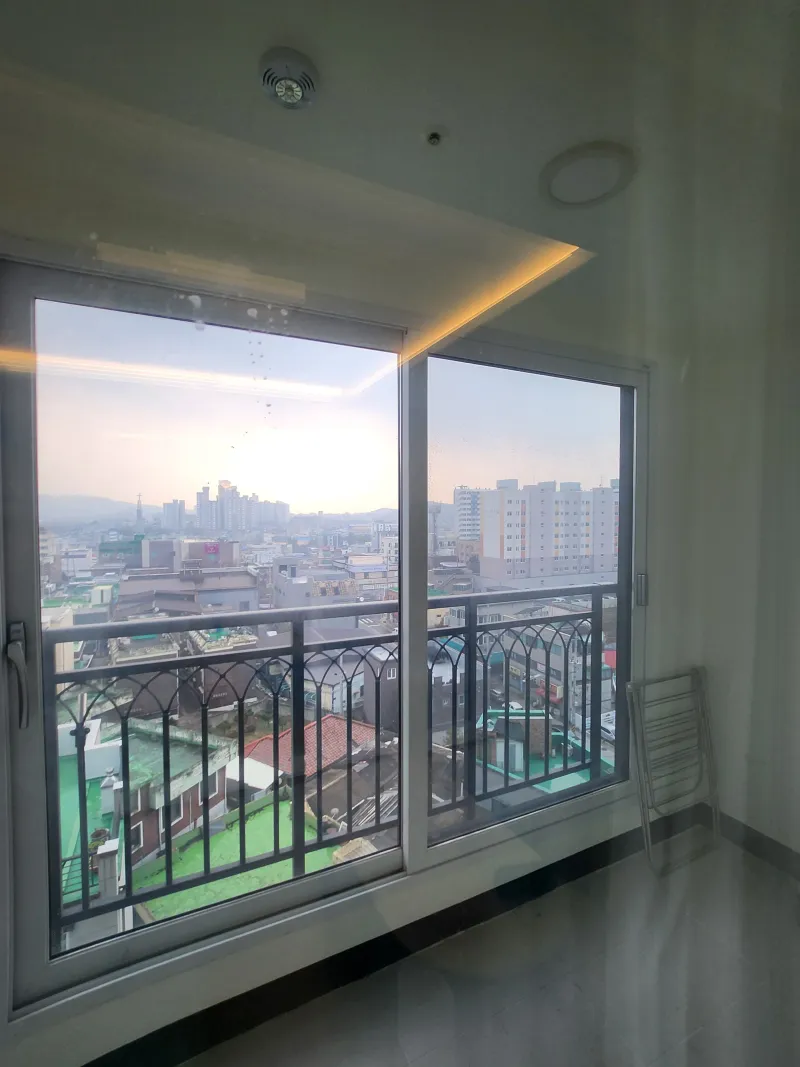 [Daedeok, Daejeon] Shintanjin Station, Seongsim Church, and a retro-inspired neighborhood apartment 34