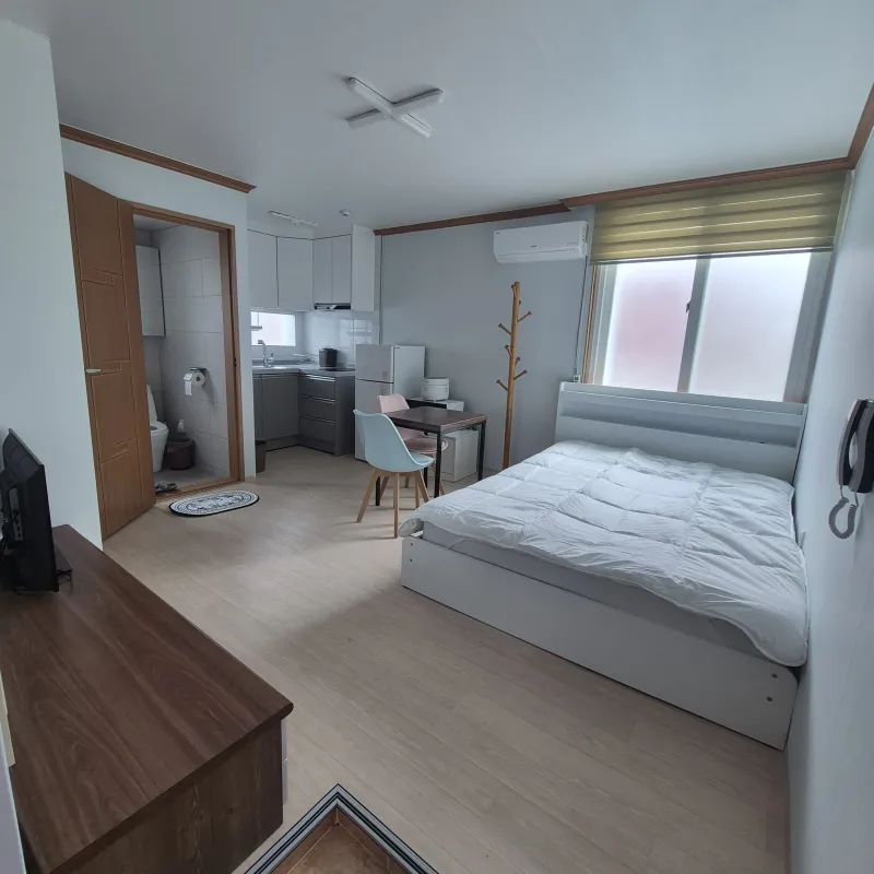 [Sacheon] Quiet studio apartment in front of the sea 8