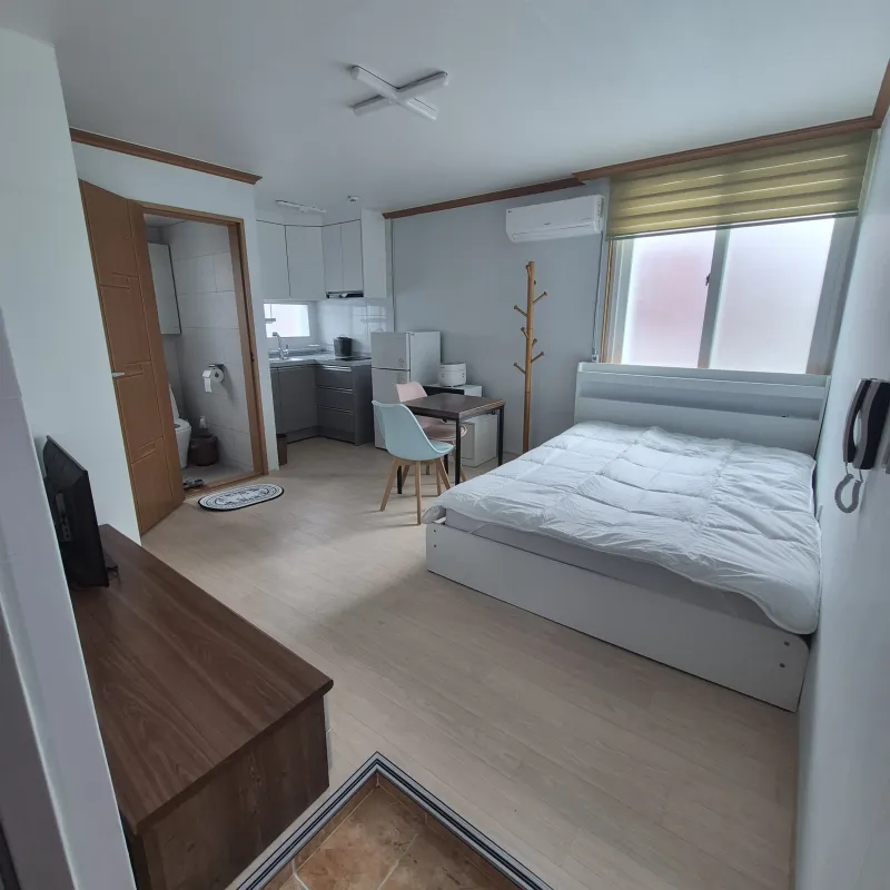 [Sacheon] Quiet studio apartment in front of the sea 9