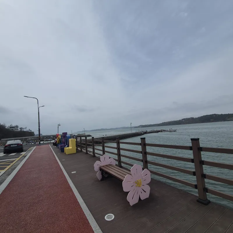 [Sacheon] Quiet studio apartment in front of the sea 12