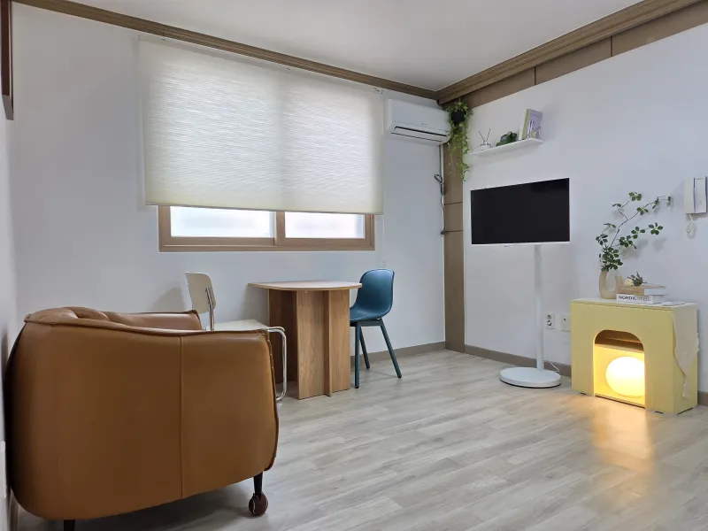[Jeonju] 10-minute walk to Jeonbuk National University and Terminal, Free Parking, Clean Accommodation 303 17