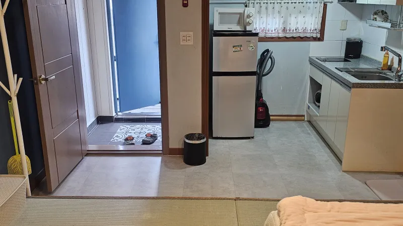 [Gangneung] Gangneung Family Pension, Pet-friendly Pension within 5 minutes walk of Sungeut Beach, Room #103 5