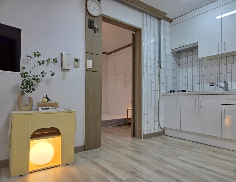 [Jeonju] 10-minute walk to Jeonbuk National University and Terminal, Free Parking, Clean Accommodation 303 15