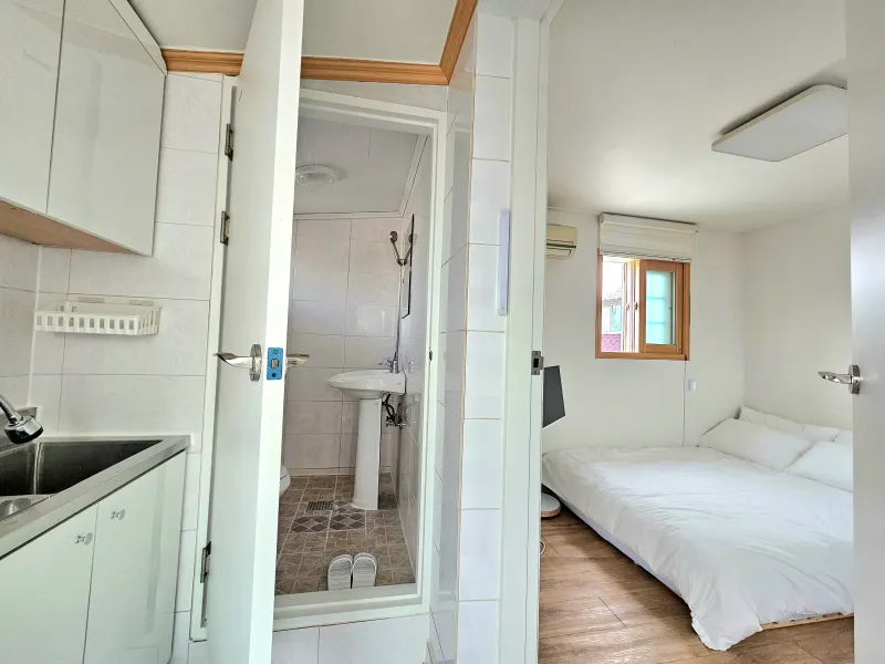 [Jongno, Seoul] 3 minutes from Hyehwa Station and Sungkyunkwan University, Seoul National University Hospital rooftop, best natural light, quiet and clean house 9
