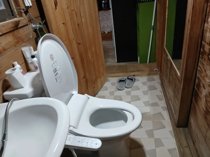 [부산 동구][부산 동구)하늘노래방ㅡ영화촬영지 전체편백 바베큐 반려견1,2층분리가능 9