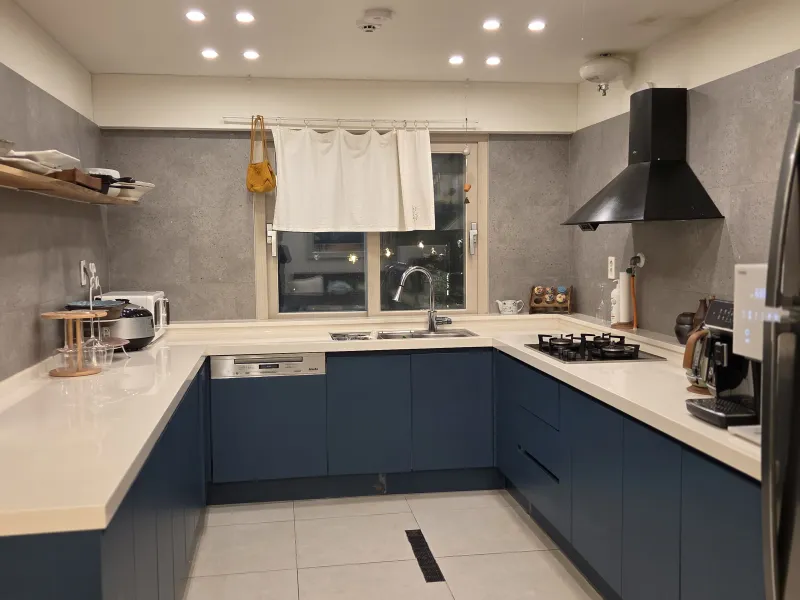 [Namwon, Seogwipo] 2-story detached house. Spacious yard. Ocean view. Jacuzzi. Three-room. BBQ. Foot volleyball. Pets 263