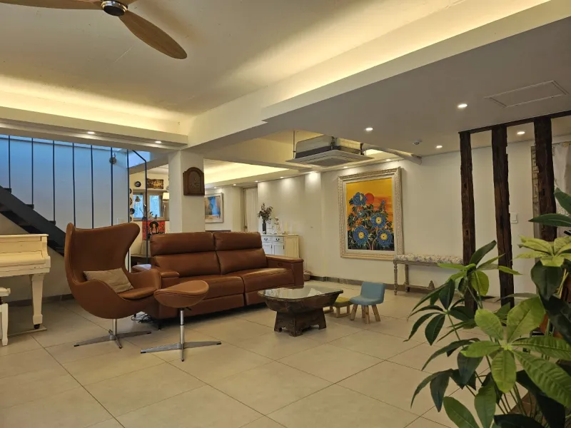 [Namwon, Seogwipo] 2-story detached house. Spacious yard. Ocean view. Jacuzzi. Three-room. BBQ. Foot volleyball. Pets 191