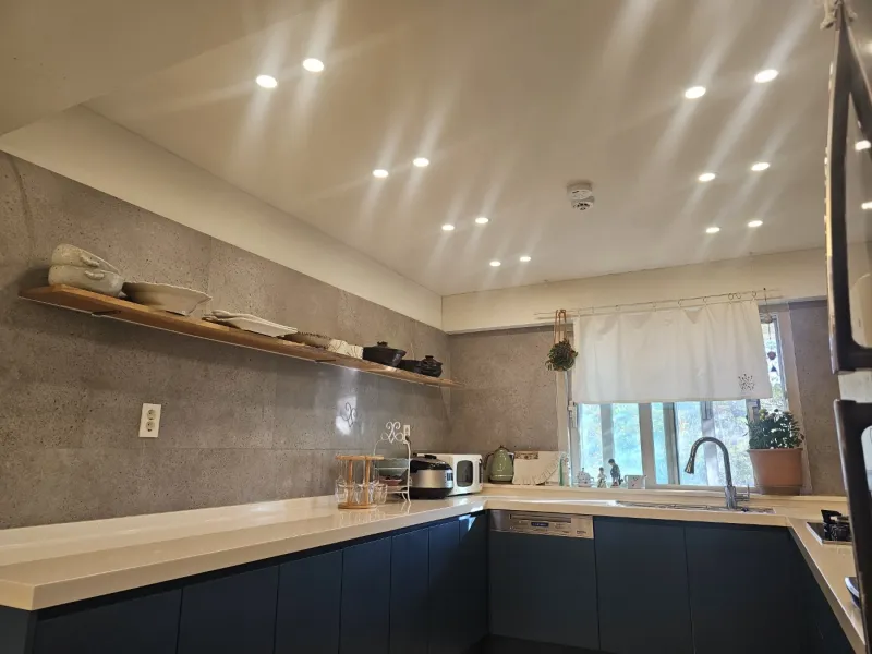 [Namwon, Seogwipo] 2-story detached house. Spacious yard. Ocean view. Jacuzzi. Three-room. BBQ. Foot volleyball. Pets 216