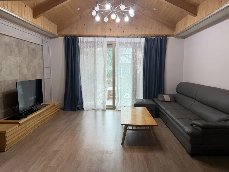 [Gujwa, Jeju] Bijarim duplex with an impressive view of the green grass yard and palm trees 13