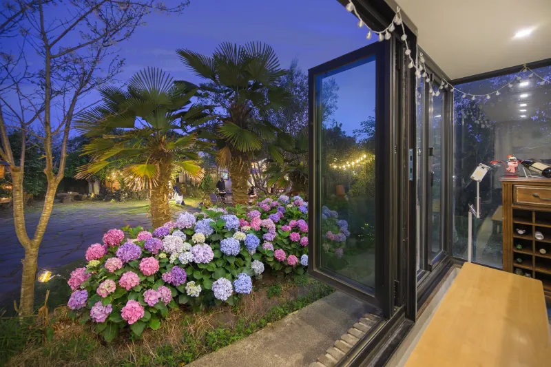 [Namwon, Seogwipo] 2-story detached house. Spacious yard. Ocean view. Jacuzzi. Three-room. BBQ. Foot volleyball. Pets 21