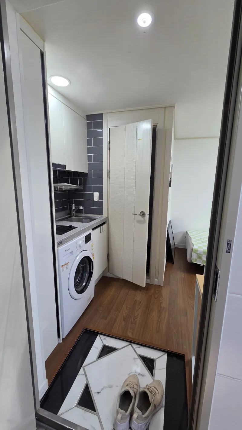 [Dongjak, Seoul] Clean and quiet studio apartment B05 near Jangseungbaegi Station (Line 7) 2