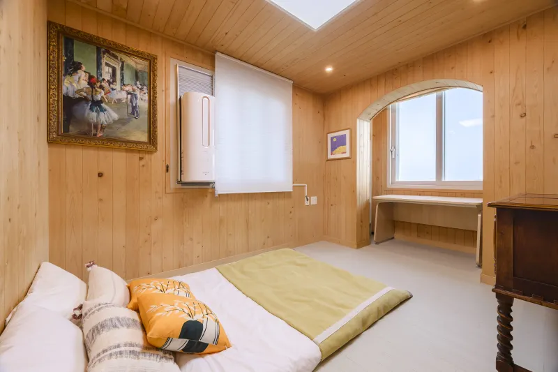 [Namwon, Seogwipo] 2-story detached house. Spacious yard. Ocean view. Jacuzzi. Three-room. BBQ. Foot volleyball. Pets 50