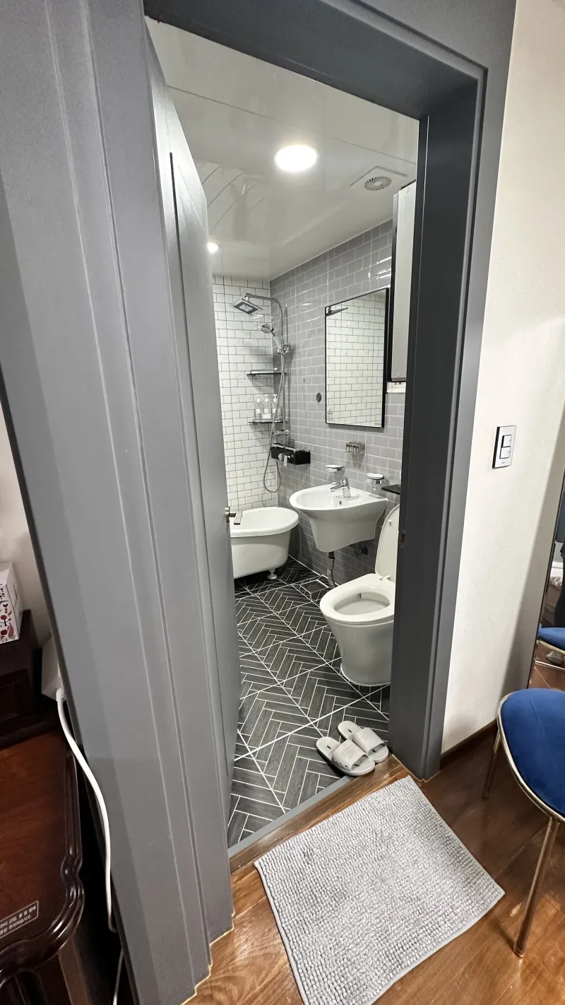 [Gangnam, Seoul] 3-minute walk from Yeoksam Station, duplex penthouse 19
