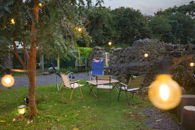 [Namwon, Seogwipo] 2-story detached house. Spacious yard. Ocean view. Jacuzzi. Three-room. BBQ. Foot volleyball. Pets 113