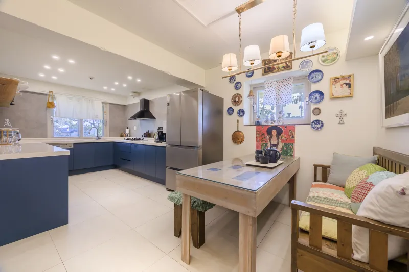 [Namwon, Seogwipo] 2-story detached house. Spacious yard. Ocean view. Jacuzzi. Three-room. BBQ. Foot volleyball. Pets 30