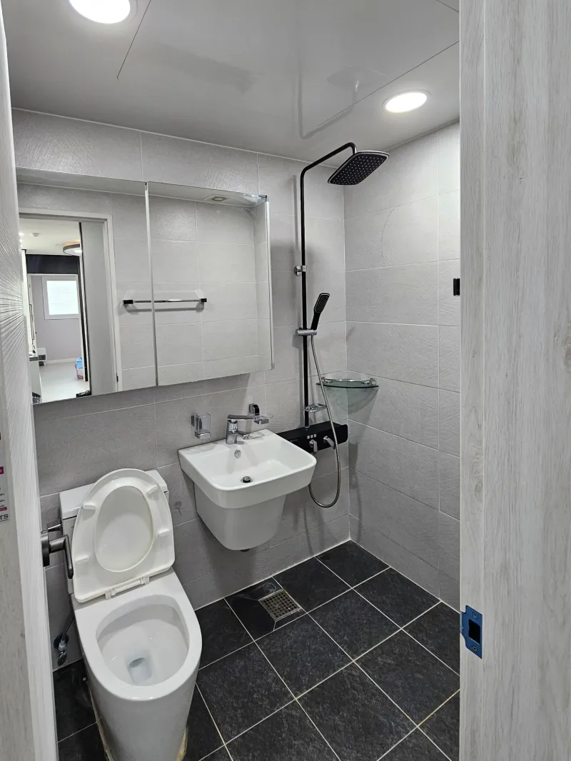 [Gangseo, Seoul] 10th floor, brand-new officetel near Kkachisan Station (Lines 2 & 5) 8